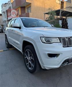 جیپ گراند شیرۆکی